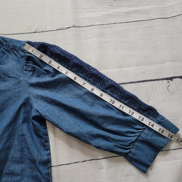 Chico's Size 0 US 4/6 Embroidered Chambray 3/4 Sleeve Peasant Top Blouse Mature - Picture 8 of 10